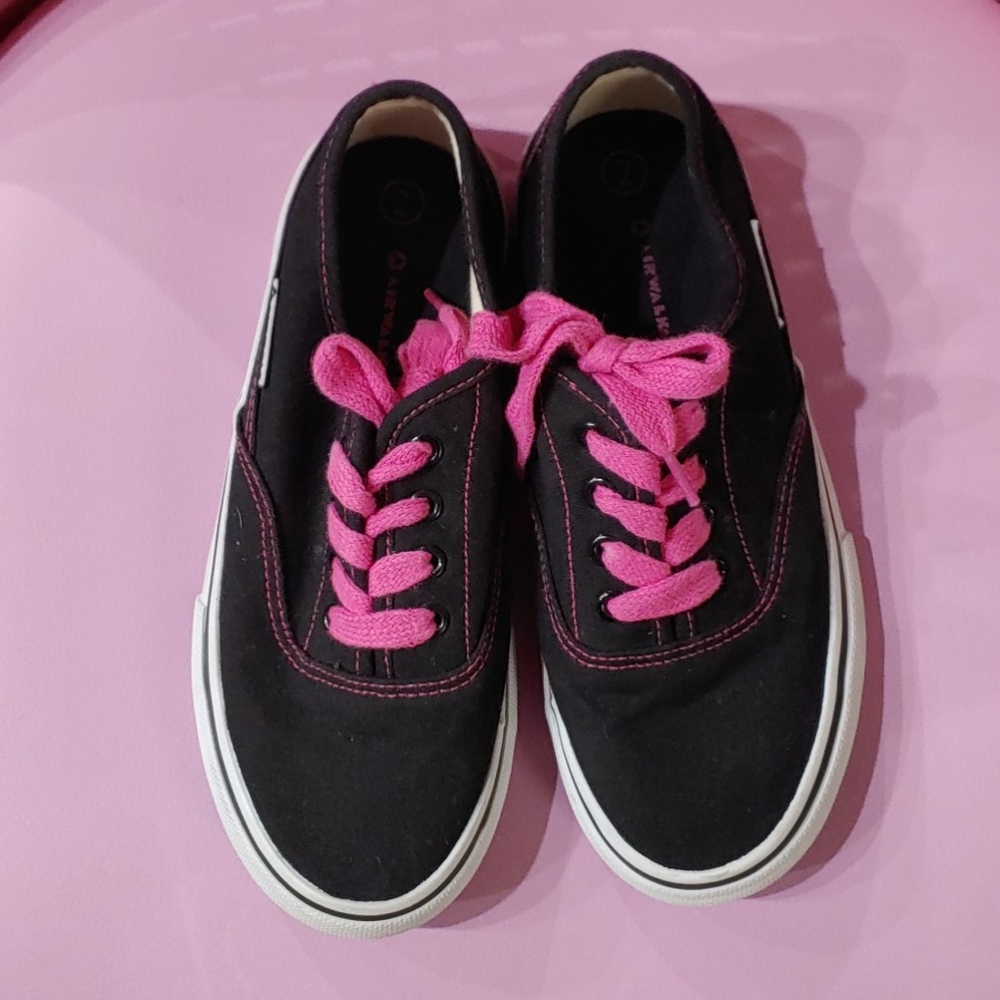 Girls Airwalks